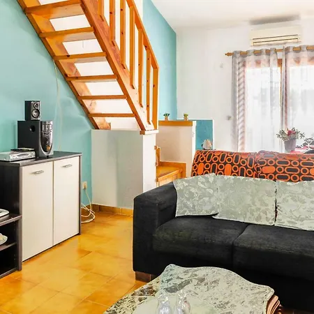 Guineo Villa *